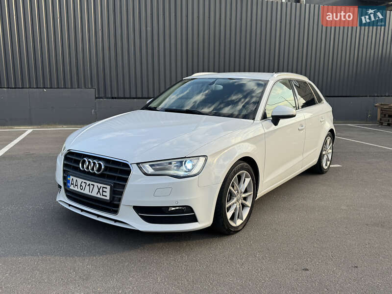 Хэтчбек Audi A3 2013 в 