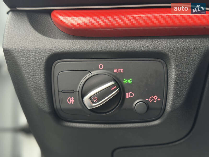 Седан Audi A3 2014 в Ужгороде
