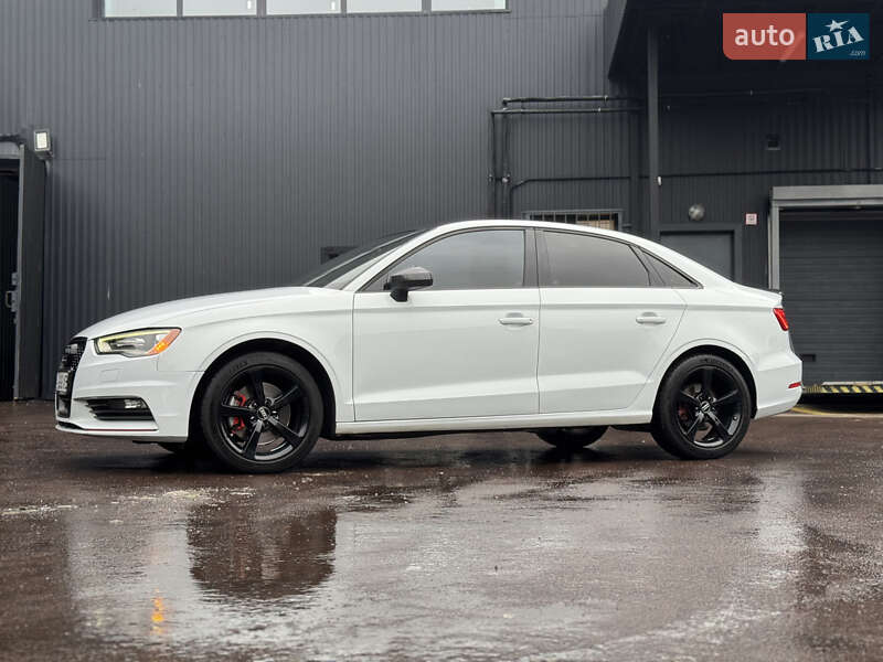 Седан Audi A3 2014 в Ужгороде