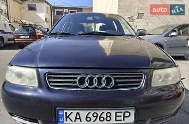 Хэтчбек Audi A3 2000 в 