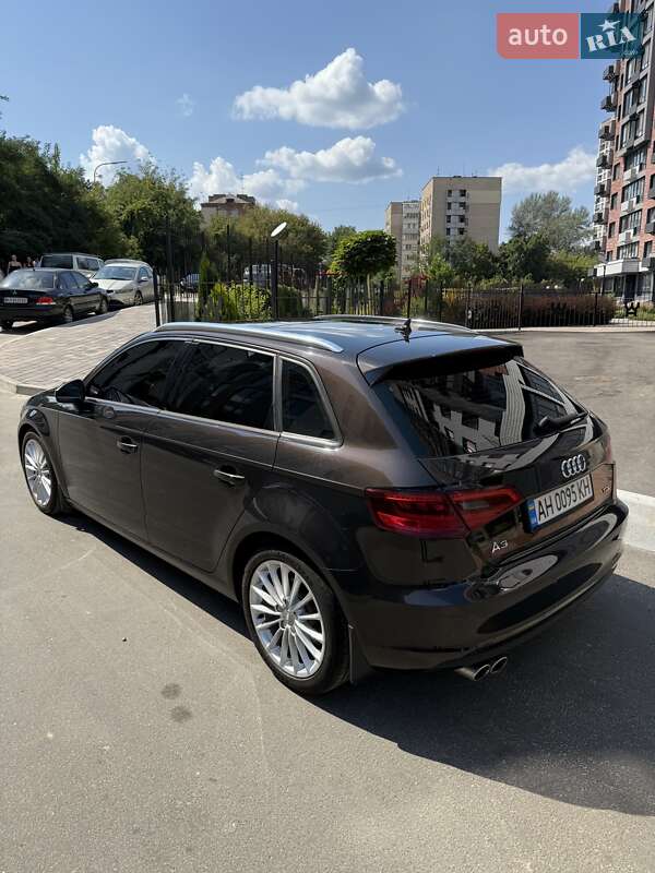 Хэтчбек Audi A3 2015 в Киеве