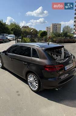 Хэтчбек Audi A3 2018 в 