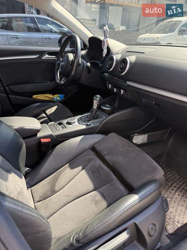Хэтчбек Audi A3 2015 в Киеве