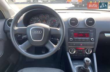 Хэтчбек Audi A3 2010 в 