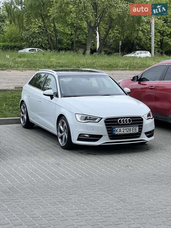 Хетчбек Audi A3 2016 в Львові