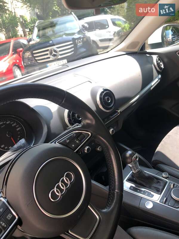Хетчбек Audi A3 2016 в Львові