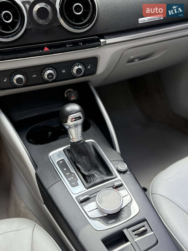 Седан Audi A3 2014 в Киеве
