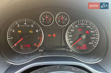 Хэтчбек Audi A3 2004 в 