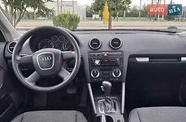 Хэтчбек Audi A3 2006 в 