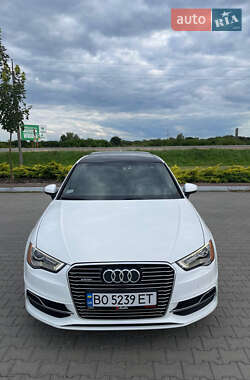 Хэтчбек Audi A3 2016 в 