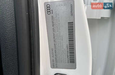 Хэтчбек Audi A3 2016 в 
