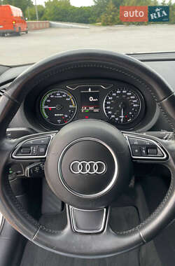 Хэтчбек Audi A3 2016 в 