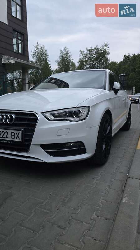 Хэтчбек Audi A3 2015 в Киеве