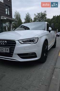 Хэтчбек Audi A3 2015 в 