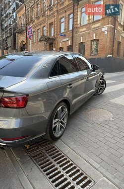 Седан Audi A3 2017 в 