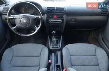Хэтчбек Audi A3 1998 в 