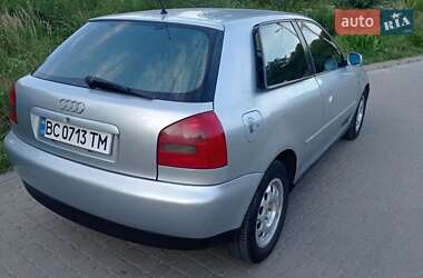 Хэтчбек Audi A3 1998 в 