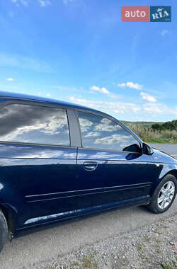 Хэтчбек Audi A3 2006 в 