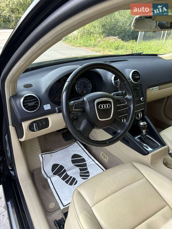 Хэтчбек Audi A3 2012 в Лановцах