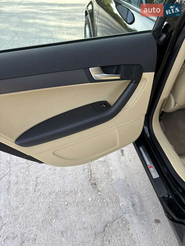 Хэтчбек Audi A3 2012 в Лановцах