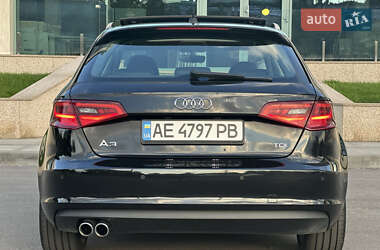 Хэтчбек Audi A3 2015 в 
