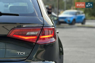 Хэтчбек Audi A3 2015 в 