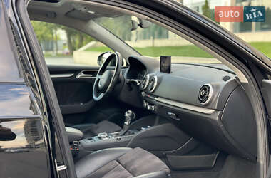 Хэтчбек Audi A3 2015 в 