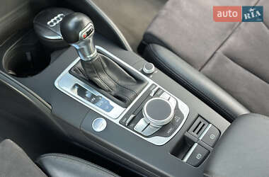 Хэтчбек Audi A3 2015 в 