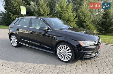 Хэтчбек Audi A3 2015 в 