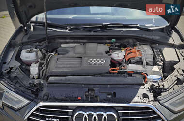 Хэтчбек Audi A3 2017 в 