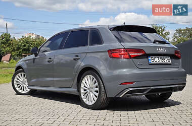 Хэтчбек Audi A3 2017 в 