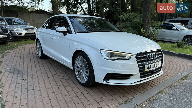 Седан Audi A3 2016 в Киеве