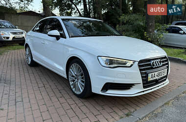 Седан Audi A3 2016 в 