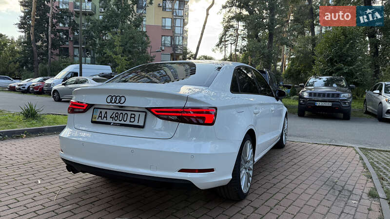 Седан Audi A3 2016 в Киеве