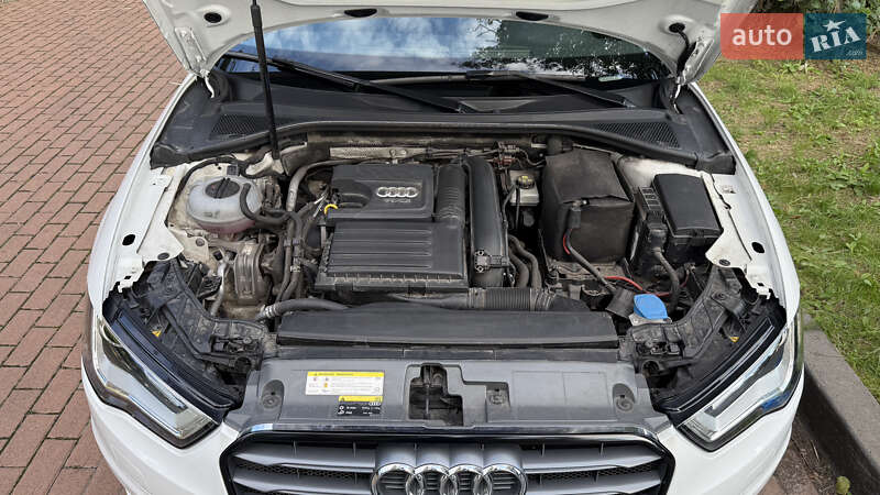 Седан Audi A3 2016 в Киеве