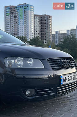 Хэтчбек Audi A3 2003 в 