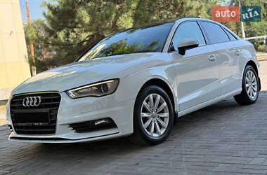 Седан Audi A3 2015 в 