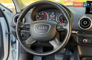 Седан Audi A3 2015 в 