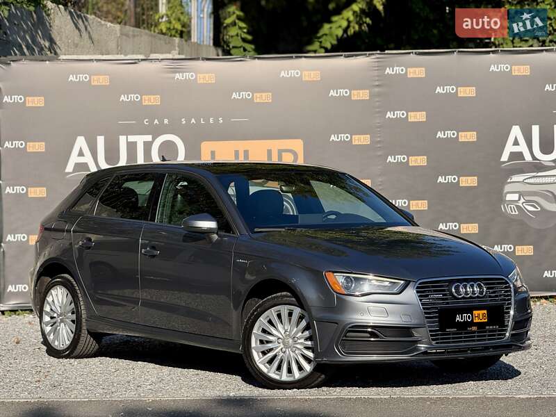 Хэтчбек Audi A3 2015 в 
