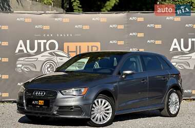 Хэтчбек Audi A3 2015 в 