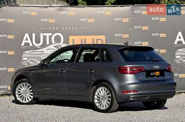 Хэтчбек Audi A3 2015 в 