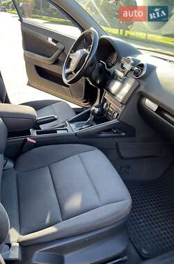 Хетчбек Audi A3 2012 в 