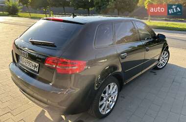 Хетчбек Audi A3 2012 в 