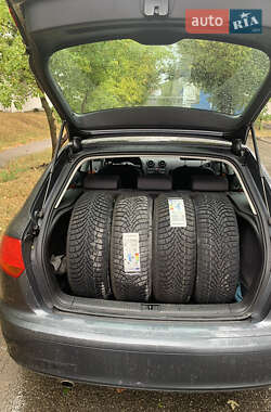 Хэтчбек Audi A3 2004 в 