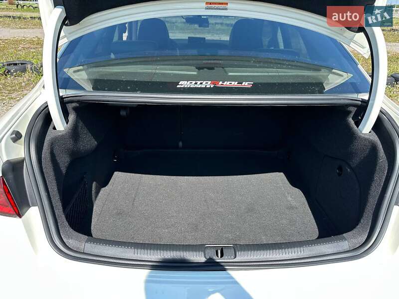 Седан Audi A3 2014 в Львове