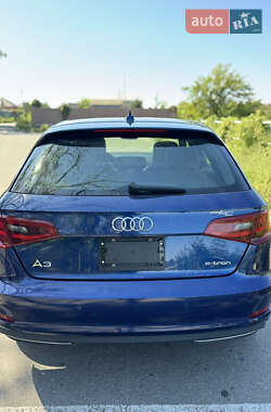 Хэтчбек Audi A3 2016 в 