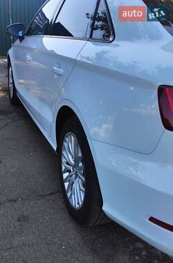 Седан Audi A3 2016 в 