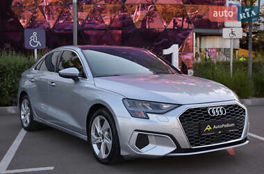 Седан Audi A3 2022 в 