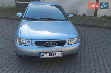 Хэтчбек Audi A3 2001 в 