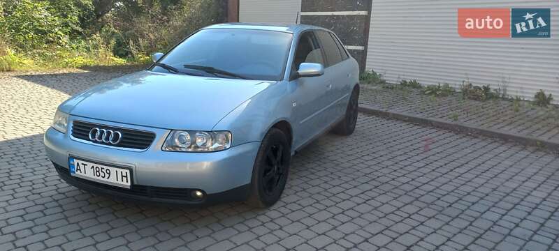 Хэтчбек Audi A3 2001 в 